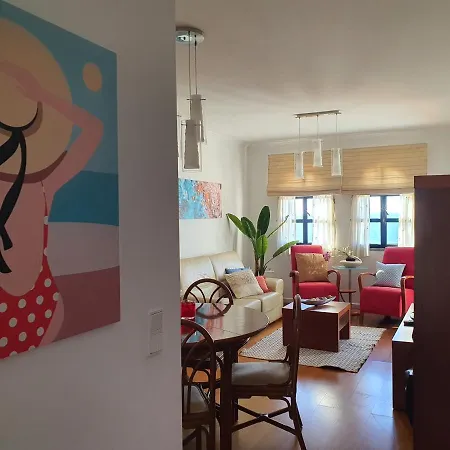 Luzia's - 2 Bedroom Sleeps 4 * Funchal (Madeira)