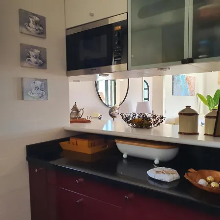 Luzia's - 2 Bedroom Sleeps 4 * Funchal (Madeira)