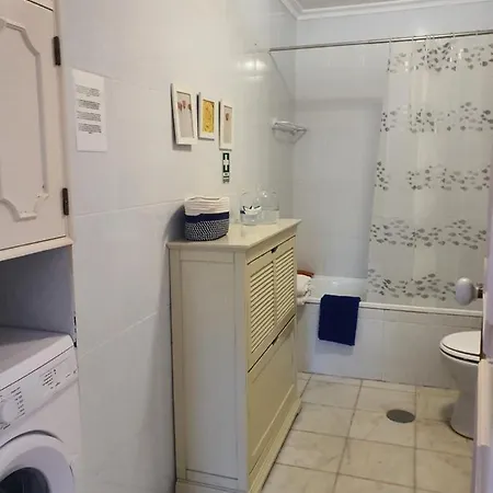 Luzia's - 2 Bedroom Sleeps 4 Apartment